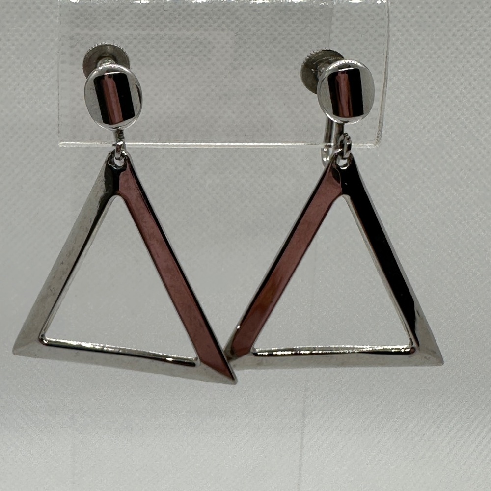 Vintage silver tone screw back earring’s